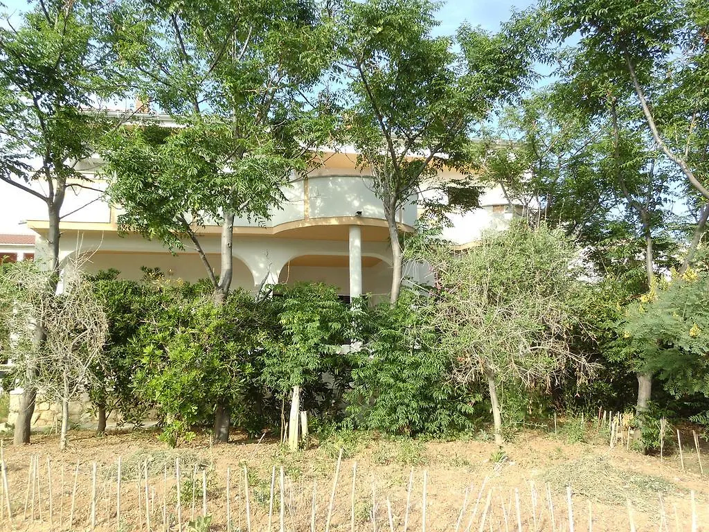 Apartments Kresimir Beauty With Shadow Trees And Parking Place Croatia