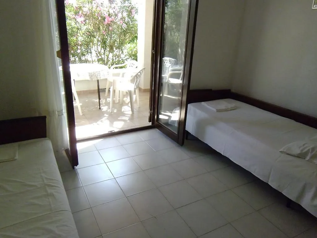 Apartments Kresimir Beauty With Shadow Trees And Parking Place 0*, Pag Town Croatia